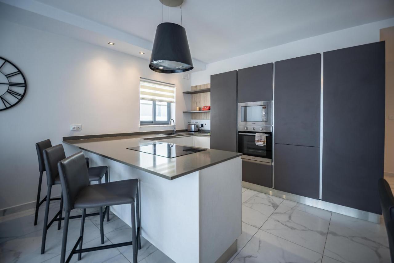 Seaside Luxury Apartment St. Paul's Bay Exteriör bild
