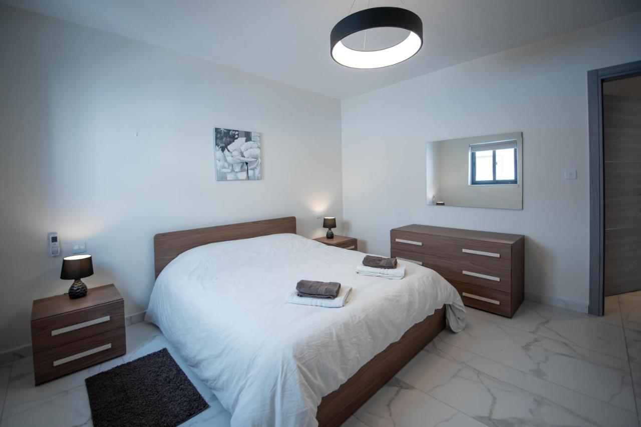 Seaside Luxury Apartment St. Paul's Bay Exteriör bild